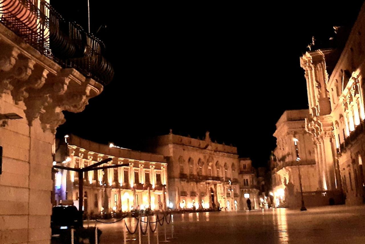 Incantevole Appartamento In Palazzo Storico Ortigia Syracuse Luaran gambar