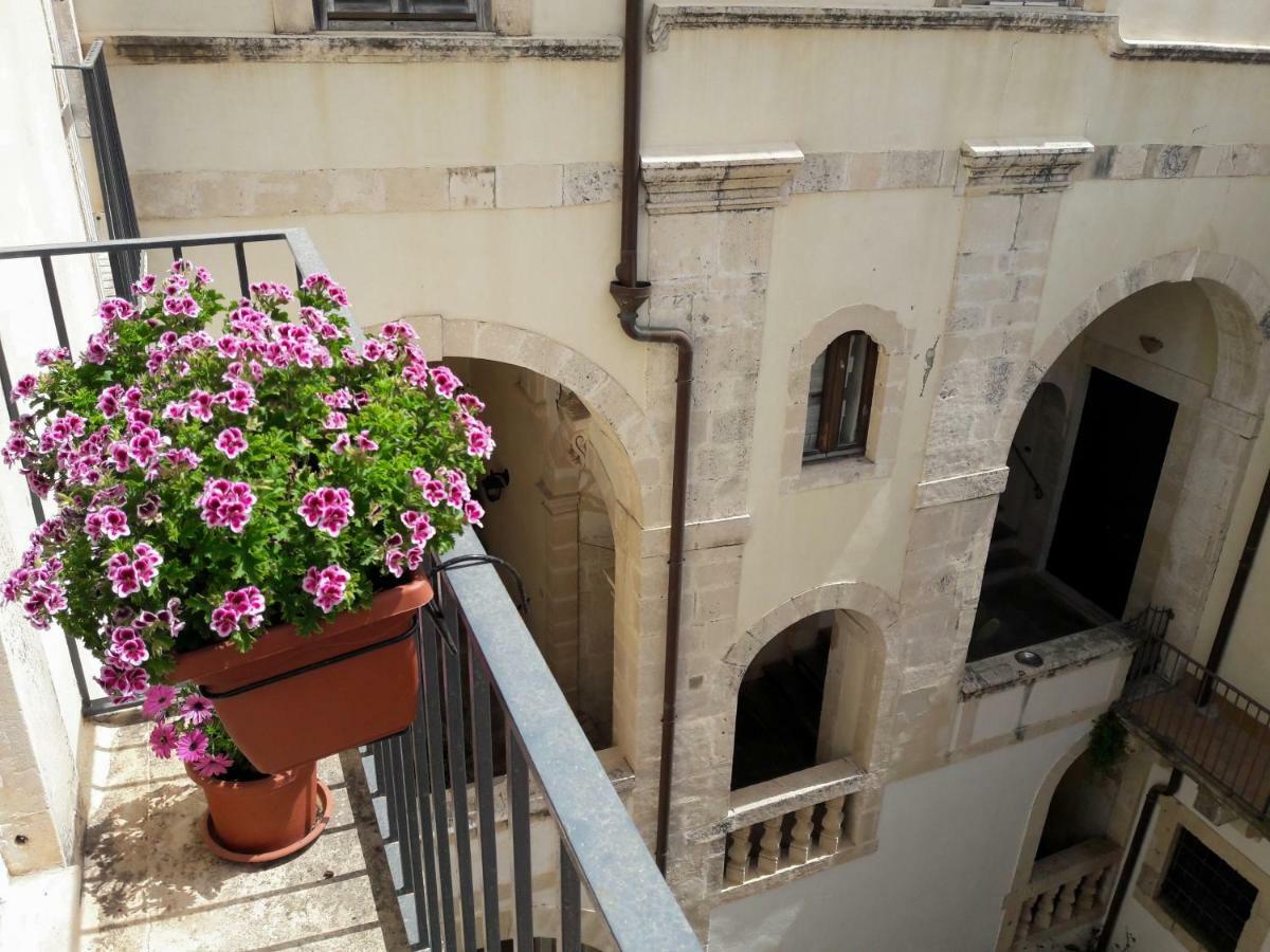 Incantevole Appartamento In Palazzo Storico Ortigia Syracuse Luaran gambar