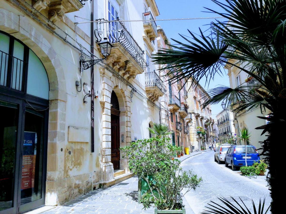 Incantevole Appartamento In Palazzo Storico Ortigia Syracuse Luaran gambar