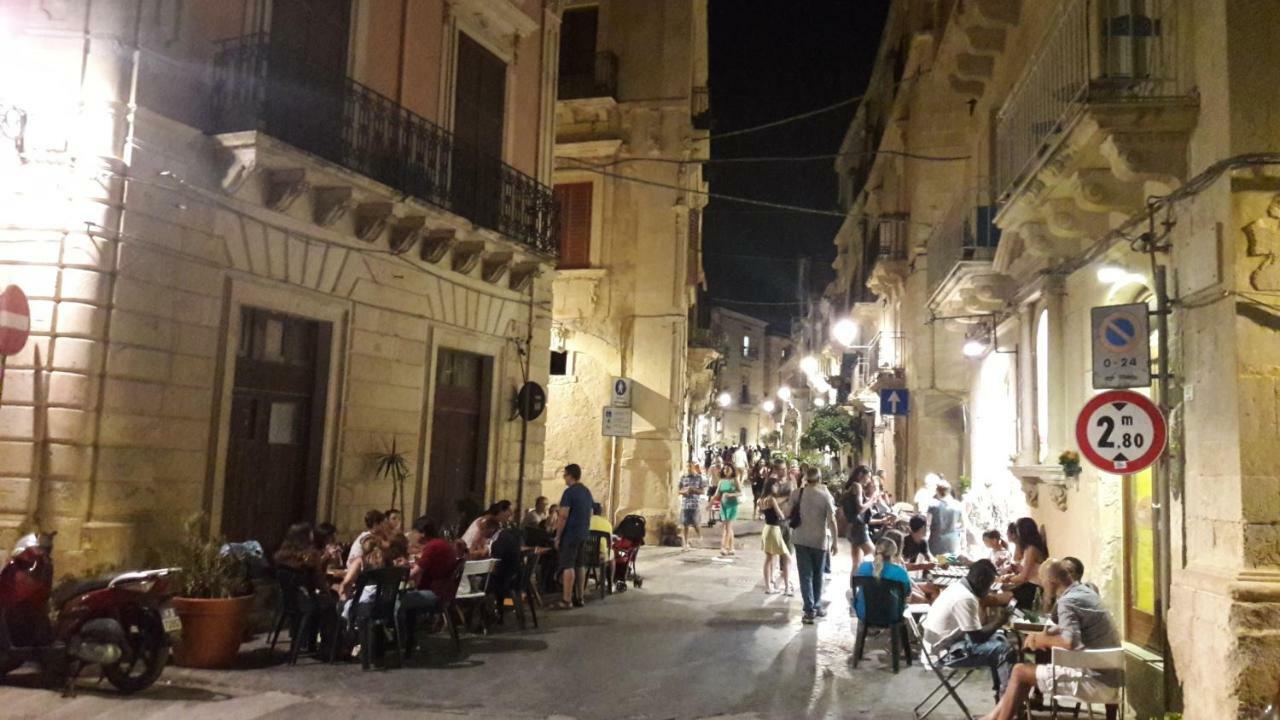 Incantevole Appartamento In Palazzo Storico Ortigia Syracuse Luaran gambar